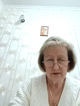 AlikaSwan5821 on StripChat