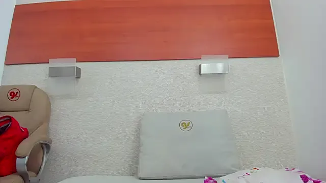 allice_green on StripChat