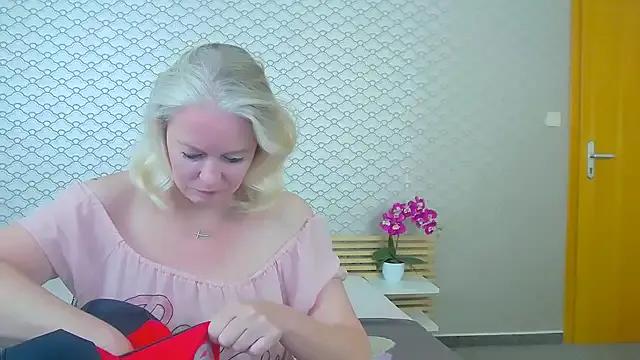 Anais_Janson on StripChat 