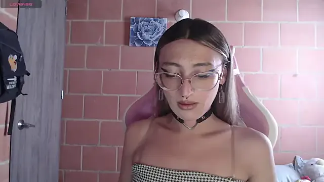 Andrea_camilaaa on StripChat