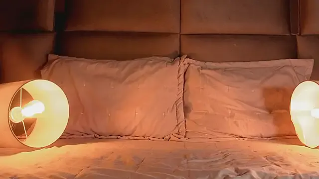 angelinepossy on StripChat