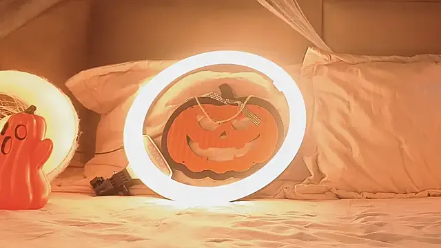 angelinepossy on StripChat