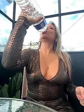 AnissaHale — Gorge profonde en doggy+ cadeau 