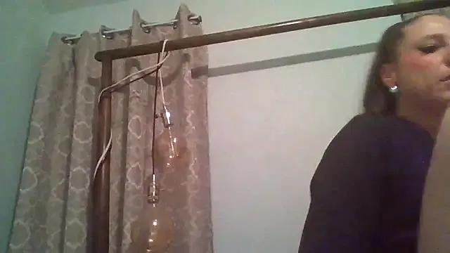 Audrey_hotty — oil up my body x play with my pussy