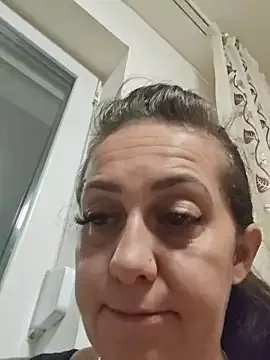 AvaDivaMilf on StripChat 