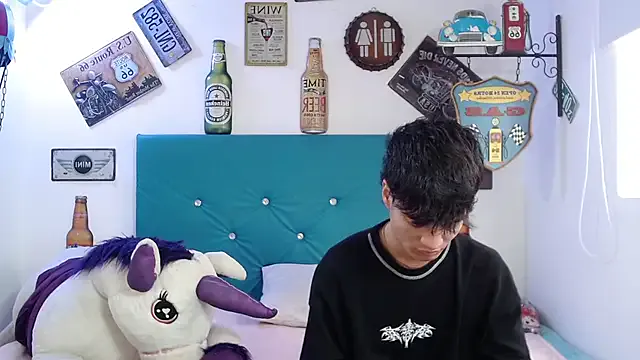 axel_milo_kairo_and_noa — KISS