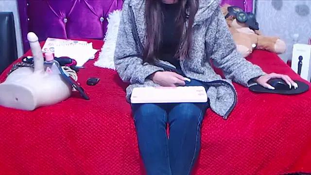 AyshaScott — kissing your feet always miss 