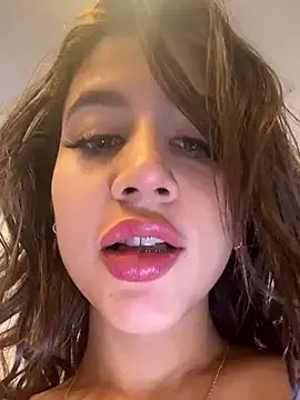 Bella_Bauerr2 on StripChat 