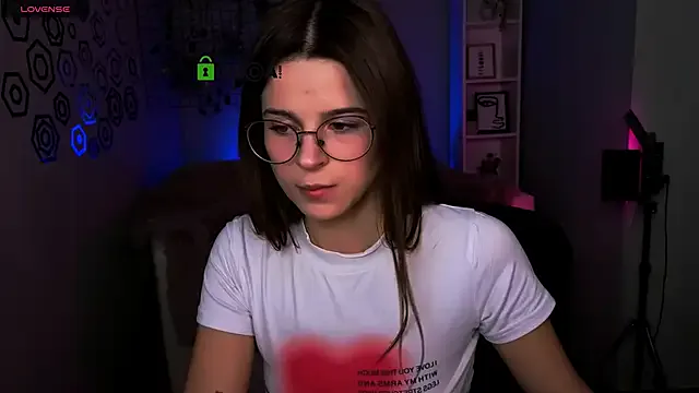 berry_alma on StripChat