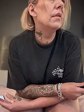 blondebitch2 — Fake cum on ass