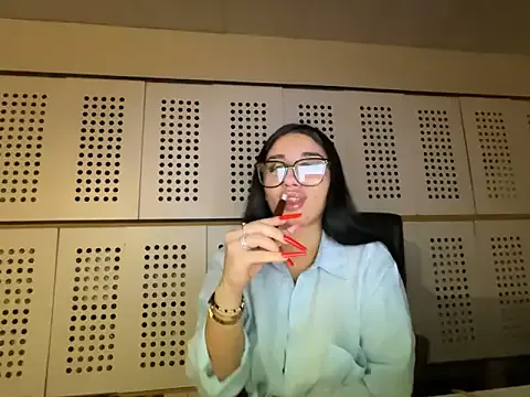 BlueEyes_BB on StripChat