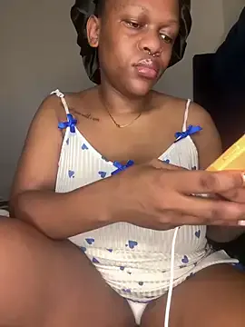 Boneca25 — Finger til creamy