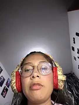 Bonnie_willliams19 on StripChat