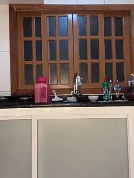 Bubuzinha10 — Dildo grosso sentar