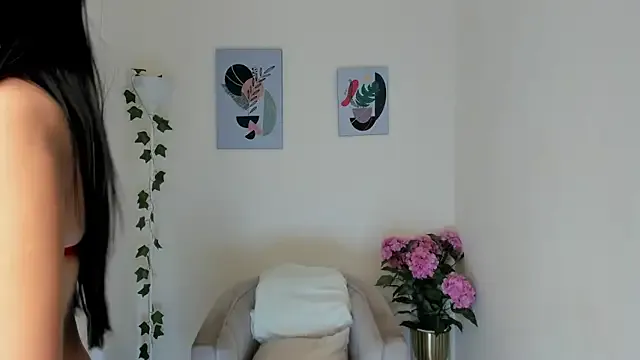 Charlothe_capell on StripChat