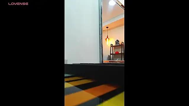 Coral_Lise — Pussy close up + domi