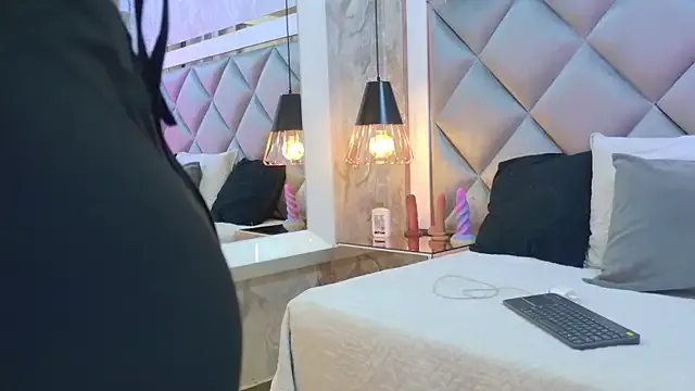 crystal_gilton on StripChat