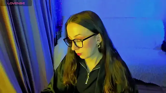 CurlySteph on StripChat