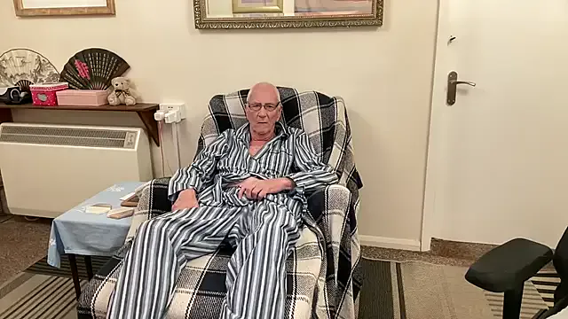 cutaboverest on StripChat