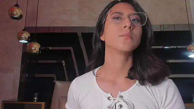 DaraBeckett on StripChat 