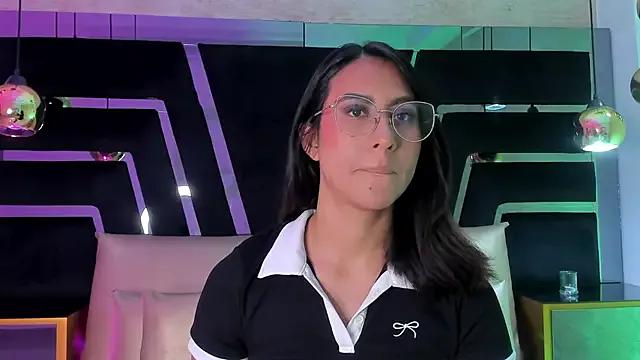 DaraBeckett — Open ur legs a little :fire: :flirt: