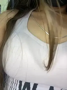 deepikaa_aroraa on StripChat