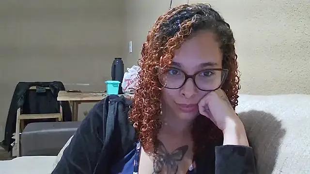 dominamoon_ — Mostrar os seios 3 min