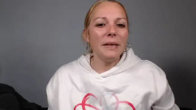 Doucelouve9 — 50 fesses +pseudo roi