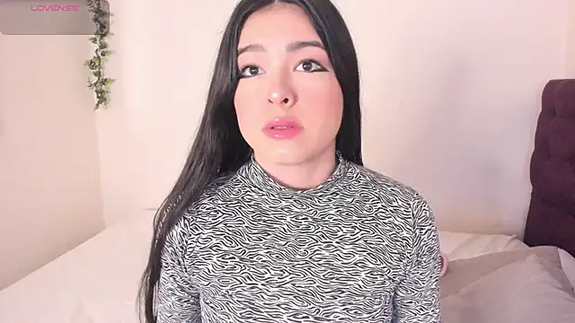 Dulcee_1 on StripChat