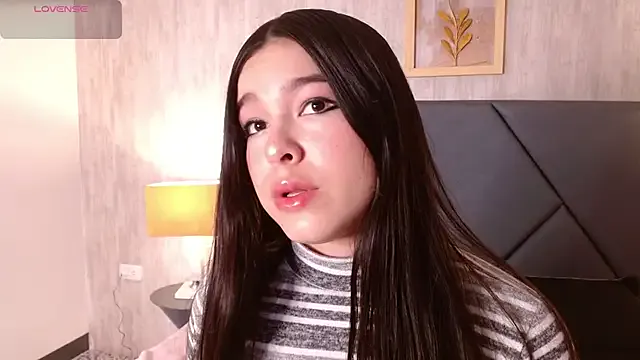 Dulcee_1 on StripChat