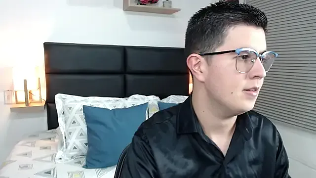 dylan_santiago_ on StripChat