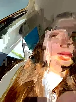 EllyNora on StripChat