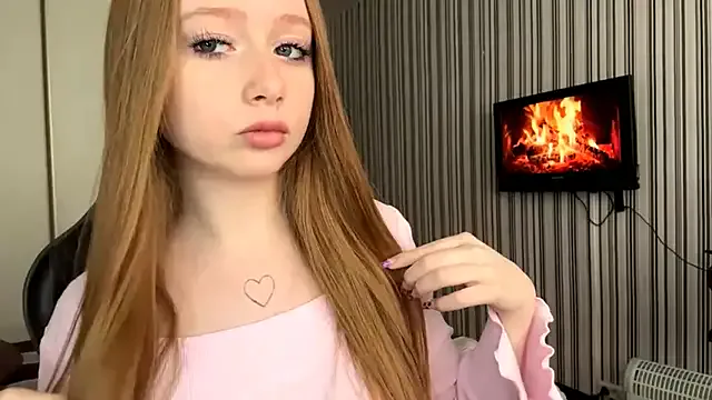 EmilyBubble on StripChat