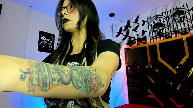 Evangelinejoness_ on StripChat