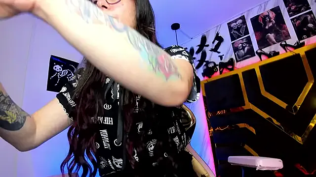 Evangelinejoness_ on StripChat