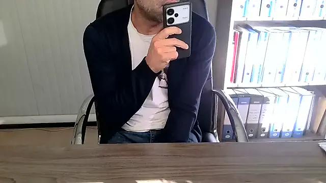 Evasionee — PETTO E HANDJOB 1 MINUTO