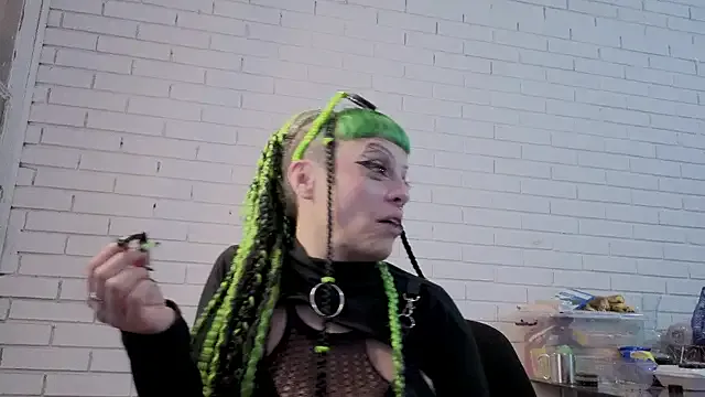 freyaa_sorcerees on StripChat