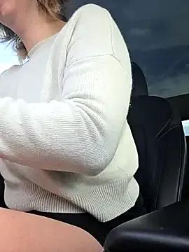 Giuliana_baby — 4 DOIGTS PUSSY ou GODE+