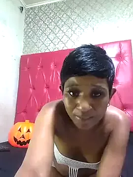 GoldenBigAssCurvy on StripChat