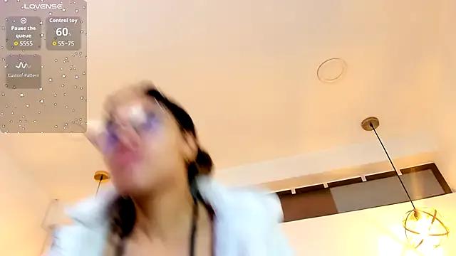 Hanna_Cornee_ on StripChat 