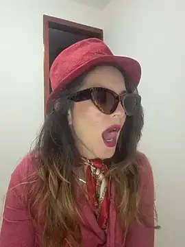 Hanny_24 on StripChat