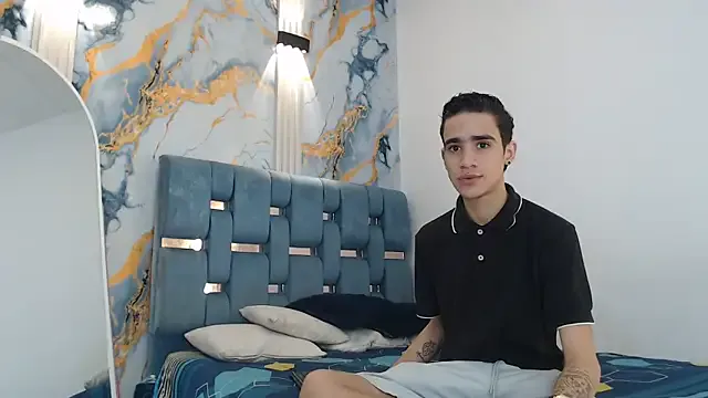 HEART_OF_MILAMBER on StripChat