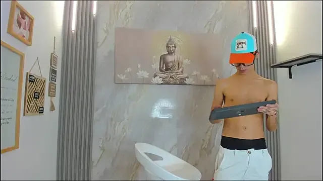 HEART_OF_MILAMBER on StripChat