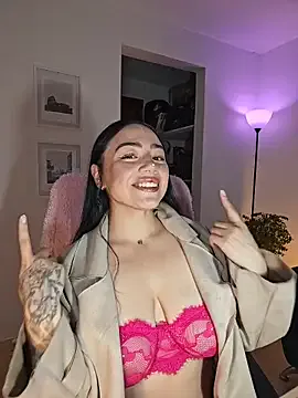 helena_smith room chat