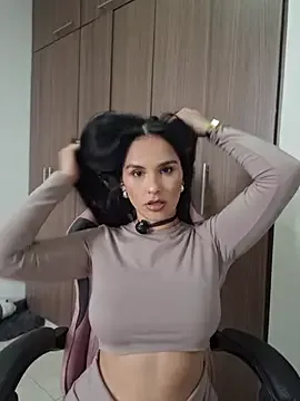 heyshaa on StripChat