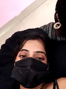 Hot-komall on StripChat