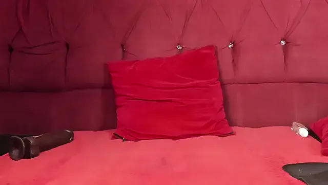 hot_milkbitch on StripChat