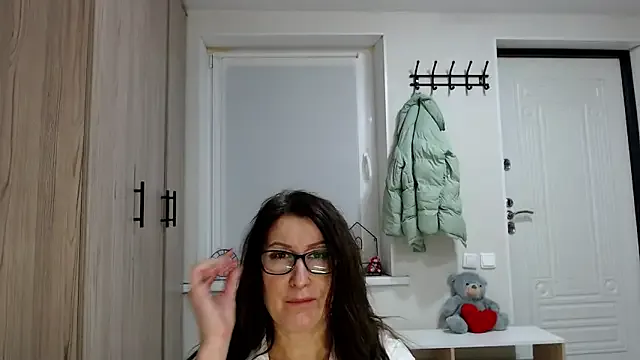 increible_della on StripChat