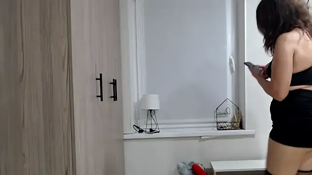 increible_della on StripChat