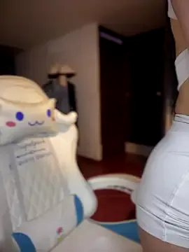 isabela_l on StripChat